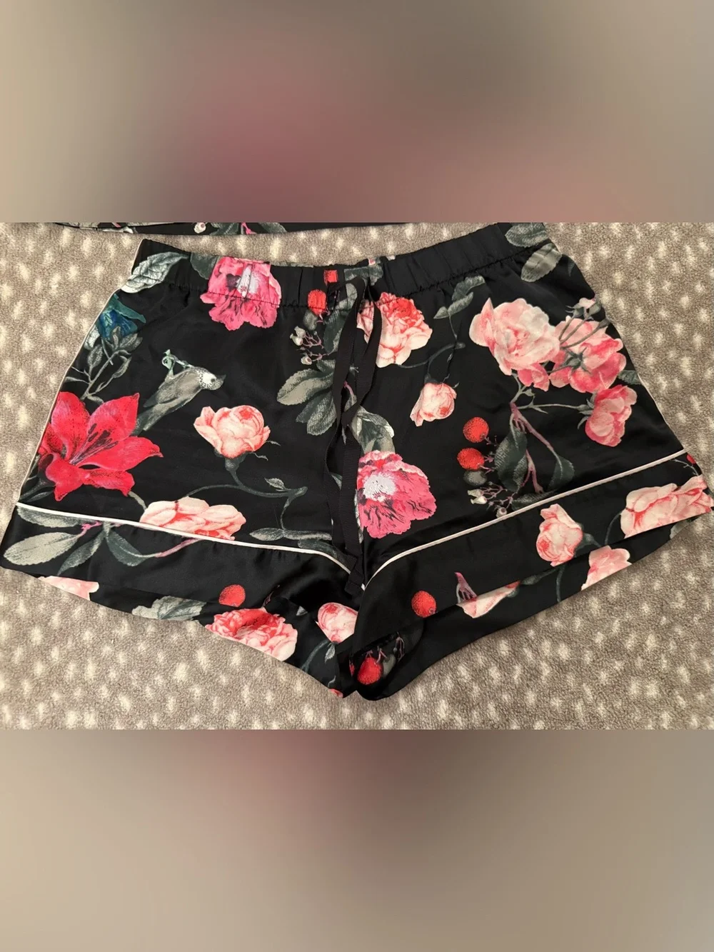 Victoria’s Secret Floral Black Satin Pajama Set - Picture 2 of 5